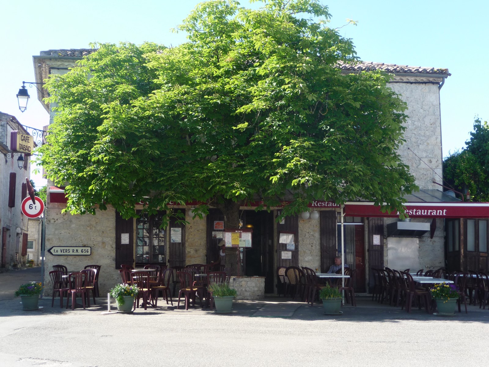 Roquecor commerçant bar restaurant